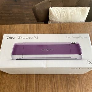 Cricut Explore Air 2. Boysenberry.